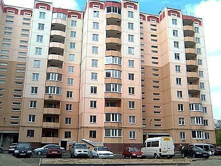 Київська обл., Бориспільський район, м. Бориспіль, Володимира Момота вул., 42