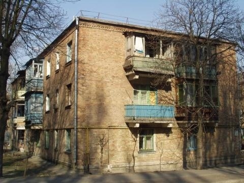 Київ, Івана Іжакевича вул., 18