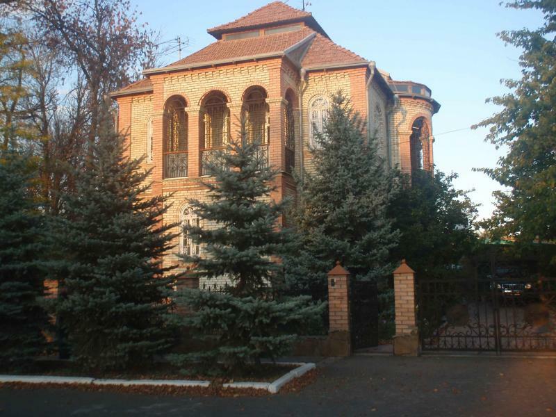 Донецька обл., м. Докучаївськ, Центральная вул., 35