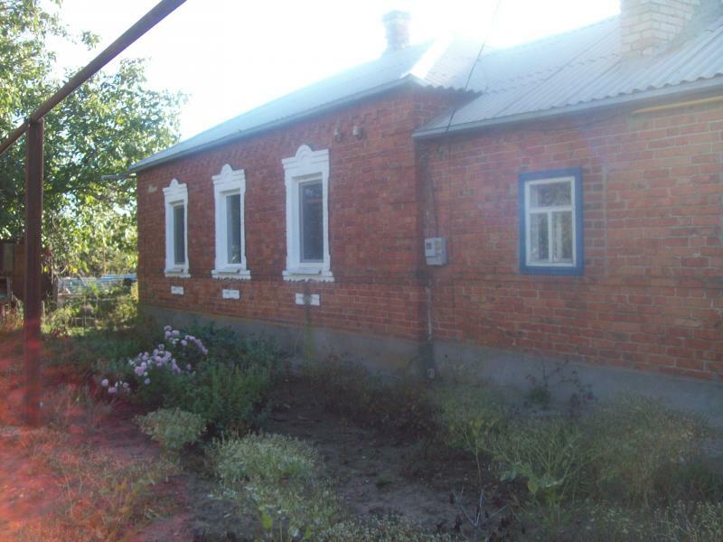 Донецкая обл., Першотравневый район, с. Урзуф, Садовая ул., 19
