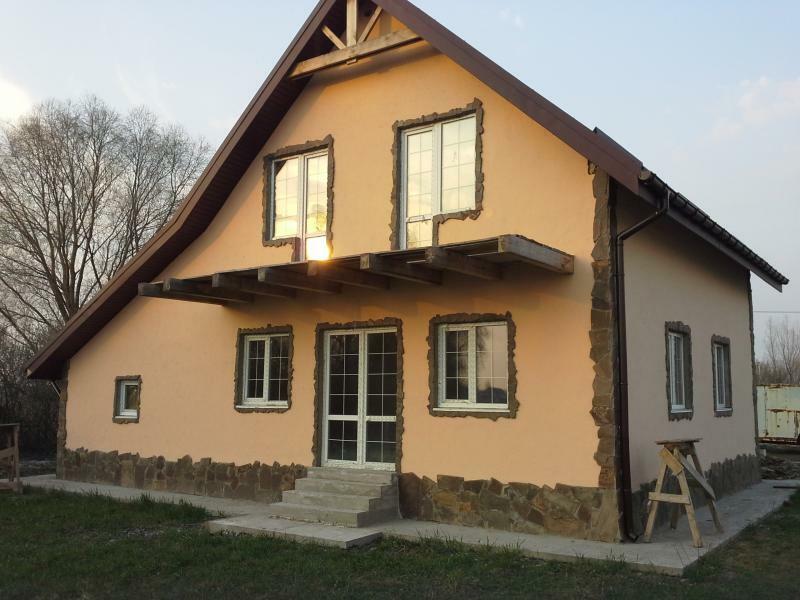 Київська обл., Бориспільський район, м. Бориспіль, Амосова вул., 12