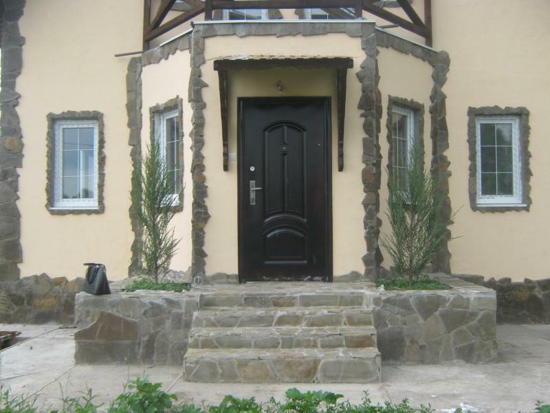 Київська обл., Бориспільський район, м. Бориспіль, Амосова вул., 12