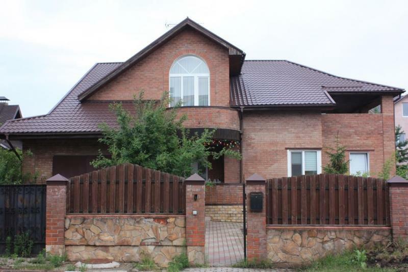 Киевская обл., Броварской район, г. Бровары, Яблоневая ул., 6