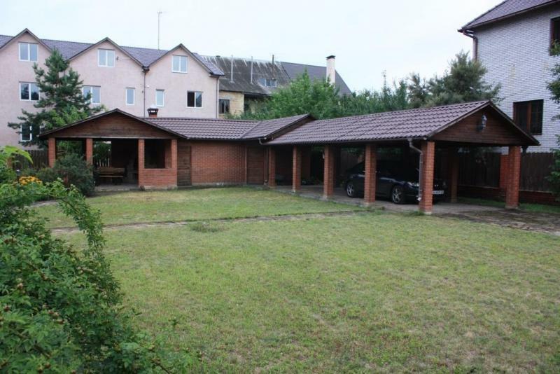 Киевская обл., Броварской район, г. Бровары, Яблоневая ул., 6