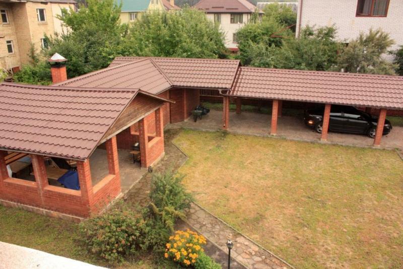 Киевская обл., Броварской район, г. Бровары, Яблоневая ул., 6