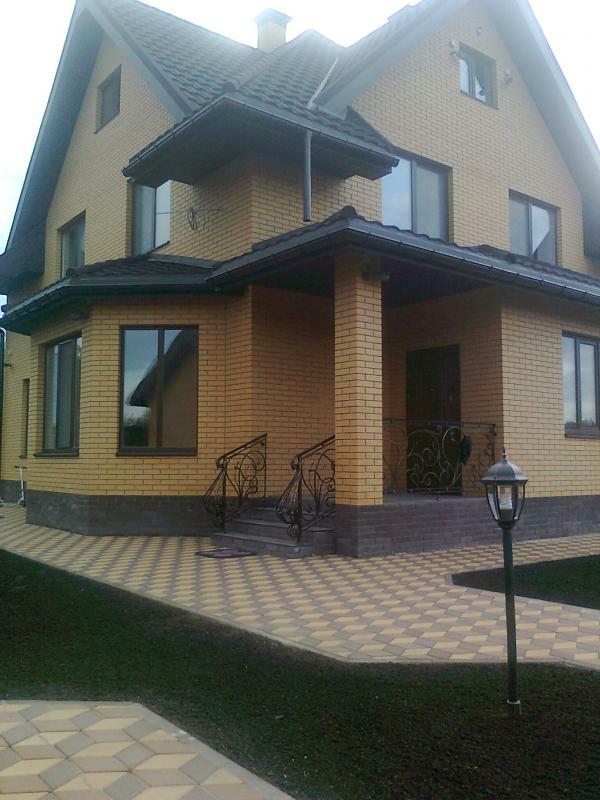 Киевская обл., Броварской район, г. Бровары, Елочная ул., 18