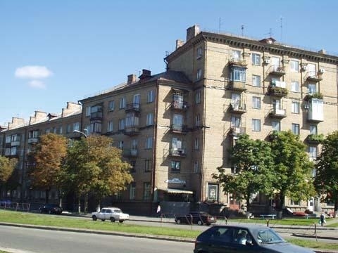 Київ, Перемоги просп., 80/57