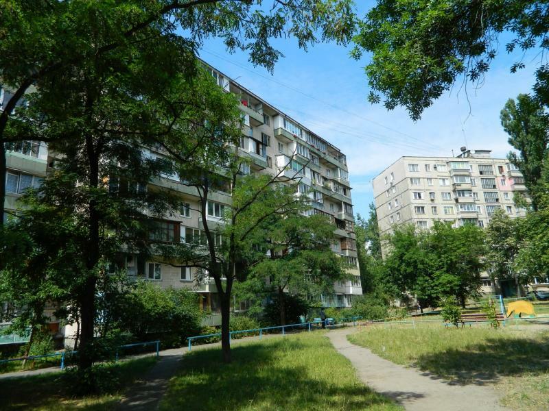 Київ, Андрія Малишко вул., 27