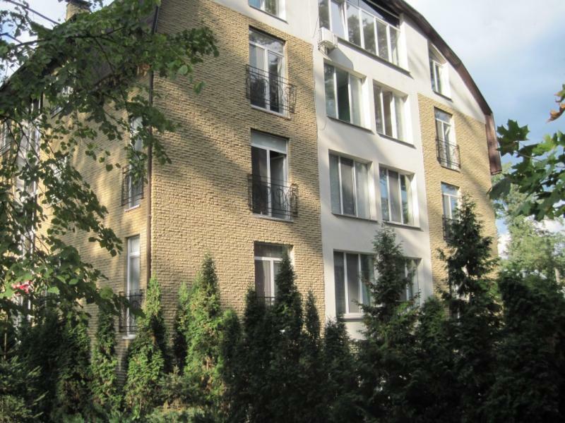 Київська обл., Бучанський район, м. Ірпінь, Новооскольська вул., 38