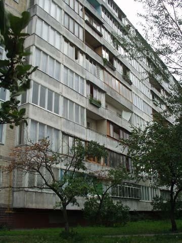 Киев, Ивана Миколайчука ул., 3