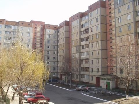 Киев, Правды просп., 8