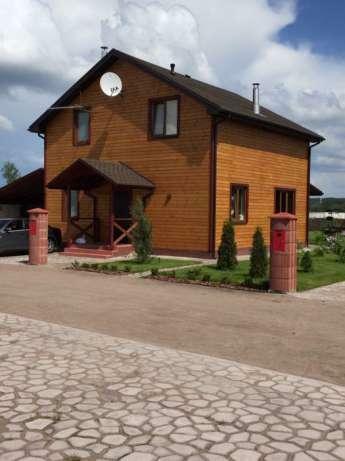 Київська обл., Бучанський район, смт Гостомель, Свято-Покровська вул., 3