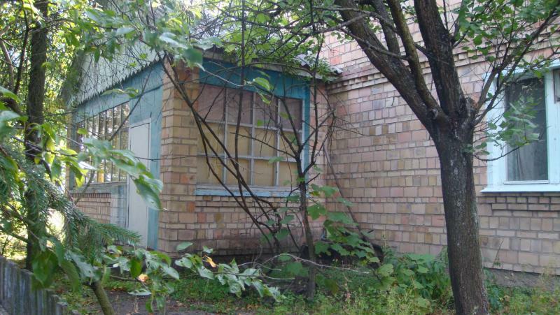 Київська обл., Бучанський район, смт Гостомель, Свято-Покровська вул., 3