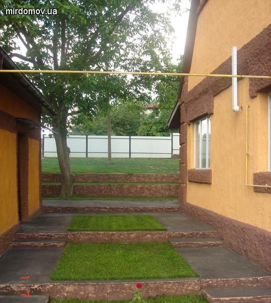 Київська обл., Кагарлицький район, м. Ржищів, Папанина вул., 21