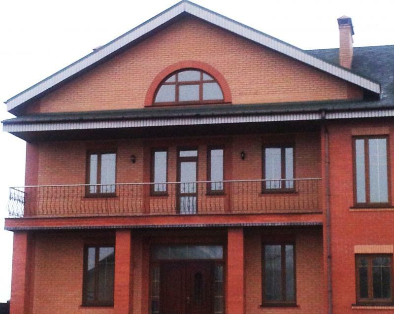 Киевская обл., Броварской район, с. Пуховка, Центральная ул., 20