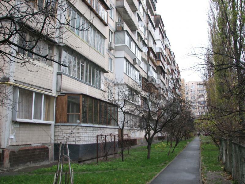 Киев, Митрополита Андрея Шептицкого ул., 3