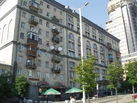 Киев, Евгения Коновальца ул., 7/9