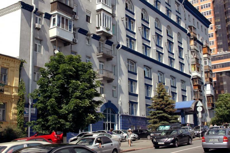Киев, Евгения Коновальца ул., 7/9