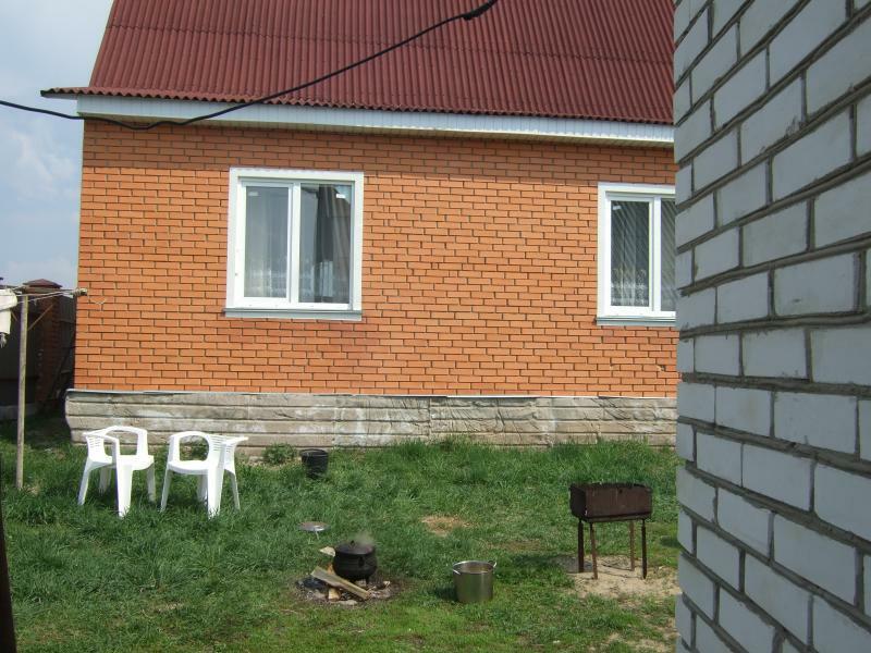 Киевская обл., Киево-Святошинский район, с. Бузовая, Бориса Комарова ул., 8