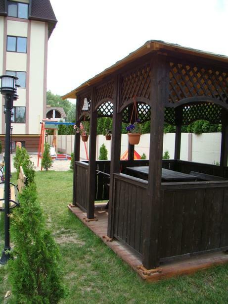 Київська обл., Києво-Святошинський район, с. Крюківщина, Червоноармійська вул., 14