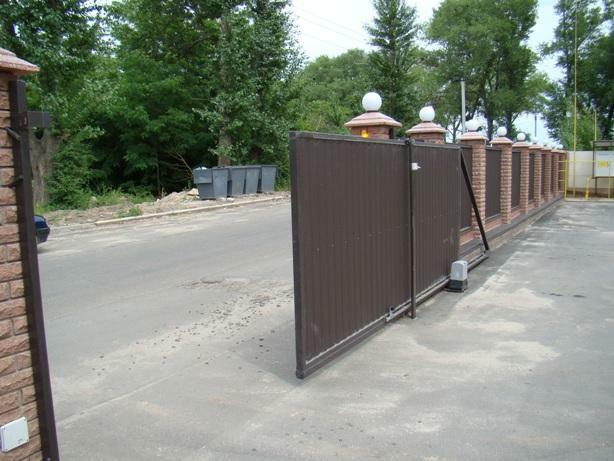 Київська обл., Києво-Святошинський район, с. Крюківщина, Червоноармійська вул., 14