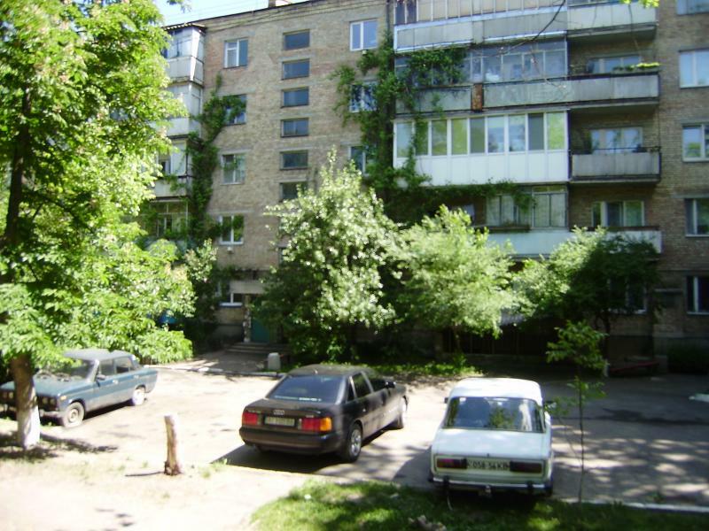 Київська обл., Бучанський район, м. Ірпінь, Миру вул., 1