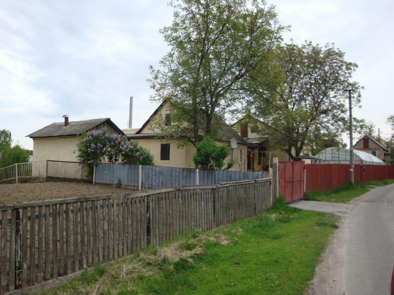 Київська обл., Києво-Святошинський район, с. Хотів, Івана Франко вул., 1