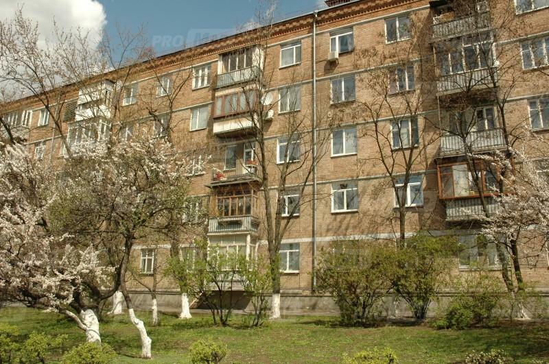 Київ, Валерія Лобановського просп., 53