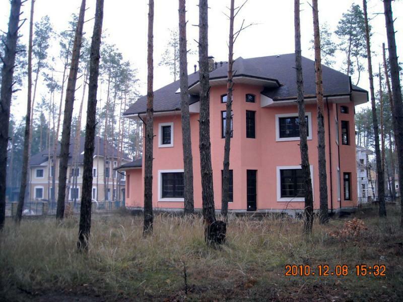 Київська обл., Обухівський район, с. Плюти, Плютская вул., 1