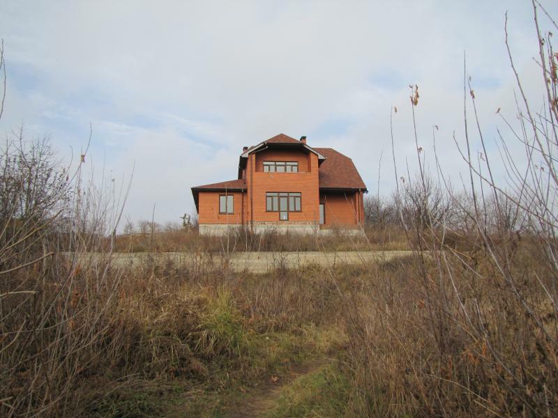 Киевская обл., Обуховский район, с. Старые Безрадичи, Набережная ул., 76