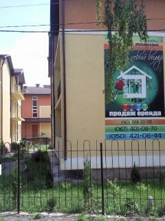 Київська обл., Бучанський район, смт Ворзель, Ворзельська вул., 22