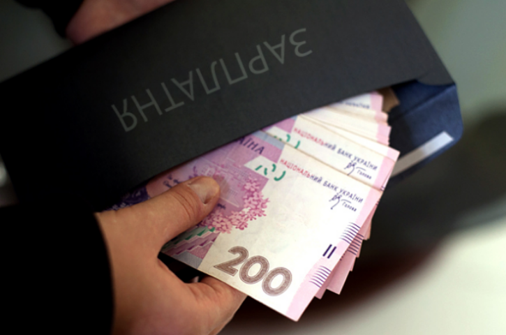 Кто сколько зарабатывает и кому легче всего найти работу: ситуация на рынке труда в Украине