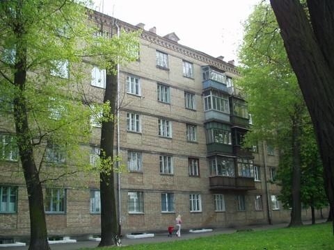 Київ, Перемоги просп., 71/2