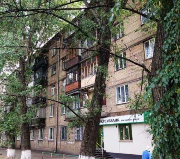 Київ, Перемоги просп., 71/2