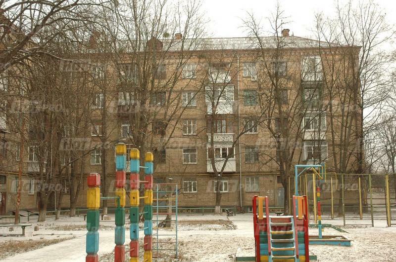 Київ, Перемоги просп., 71/2