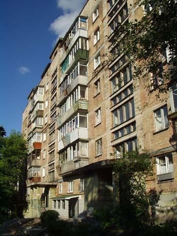 Київ, Голосіївський просп., 120