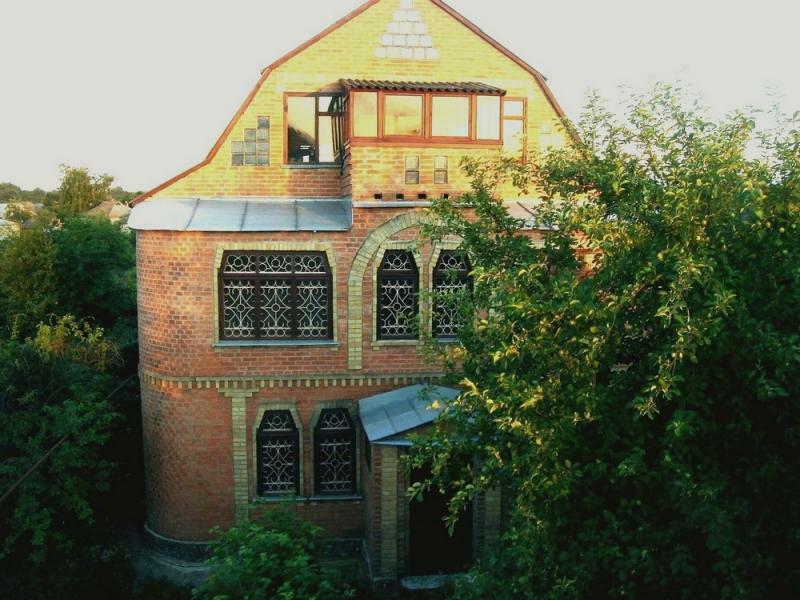 Харьковская обл., Изюмский район, г. Изюм, Островского ул., 72