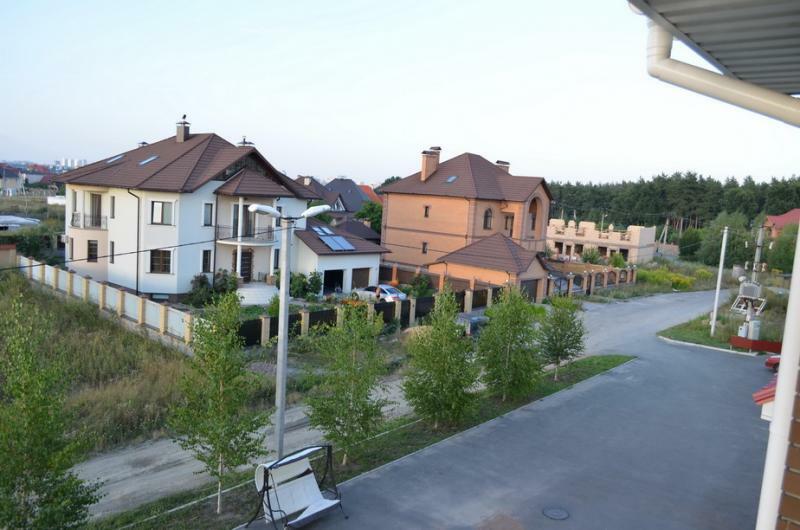 Київська обл., Києво-Святошинський район, с. Софіївська Борщагівка, Бархатний пров., 3/13