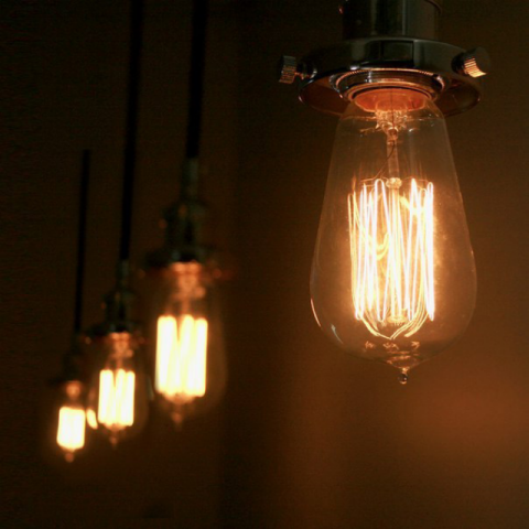 Тарифи на електроенергію у Чернівцях у травні