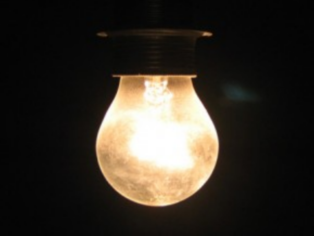 Скільки коштів заборгували споживачі за світло в Києві у квітні