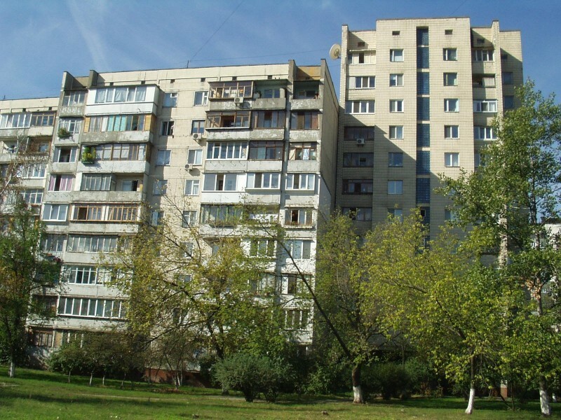 Київ, Зої Гайдай вул., 9/8