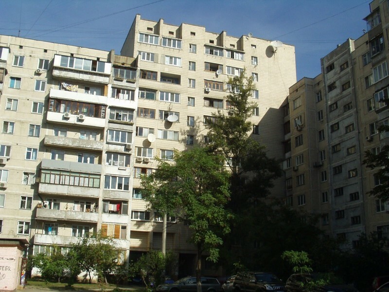 Київ, Зої Гайдай вул., 9/8