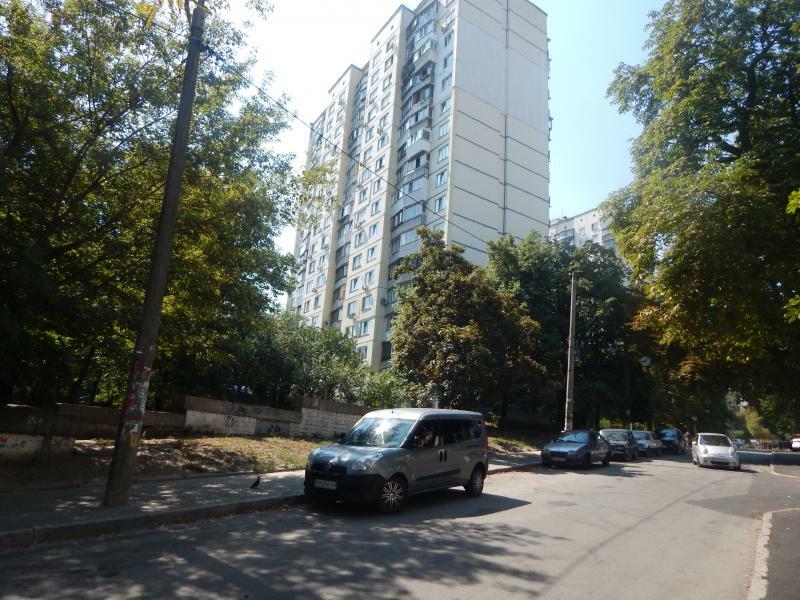 Київ, Патріарха Мстислава Скрипника вул., 13