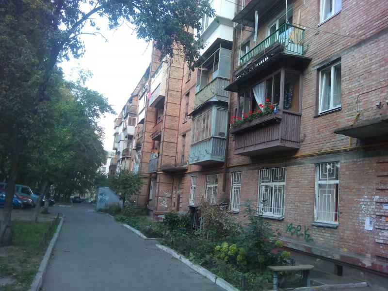 Київ, Голосіївський просп., 96