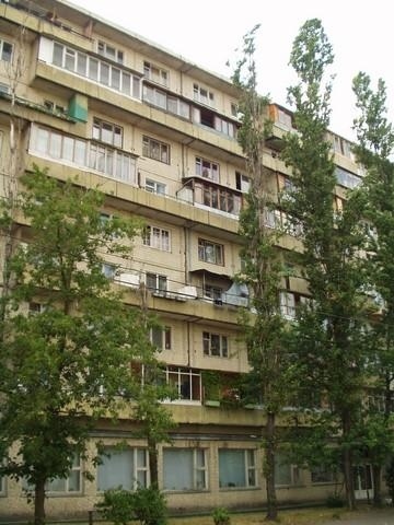 Київ, Амвросія Бучми вул., 6