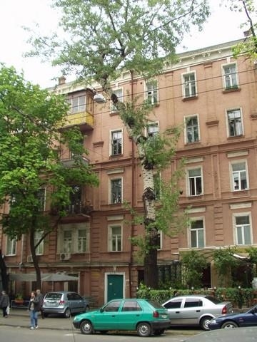 Продажа 3-комнатной квартиры 96 м², Богдана Хмельницкого ул., 35/1