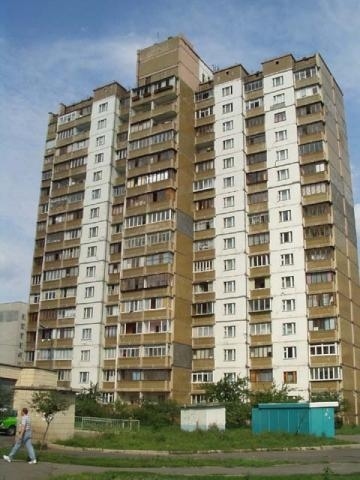 Киев, Драгоманова ул., 3В