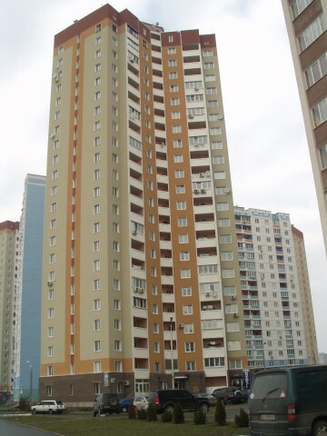 Киев, Драгоманова ул., 1Б