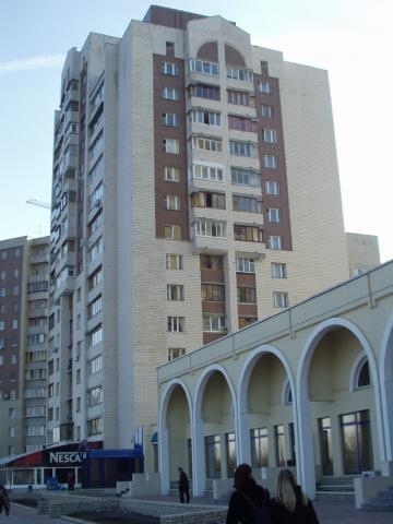 Киев, Героев Сталинграда просп., 18Б