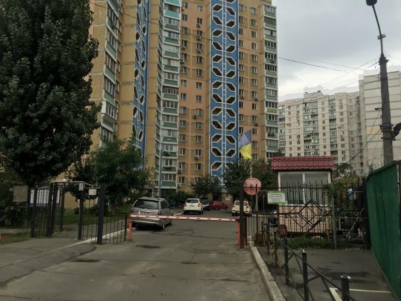 Продажа 4-комнатной квартиры 113 м², Драгоманова ул., 12